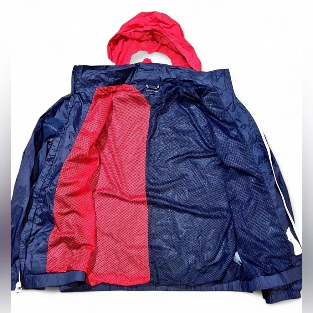 Tommy Hilfiger Men’s Navy Windbreaker with Red Detachable Hood Preppy Y2K